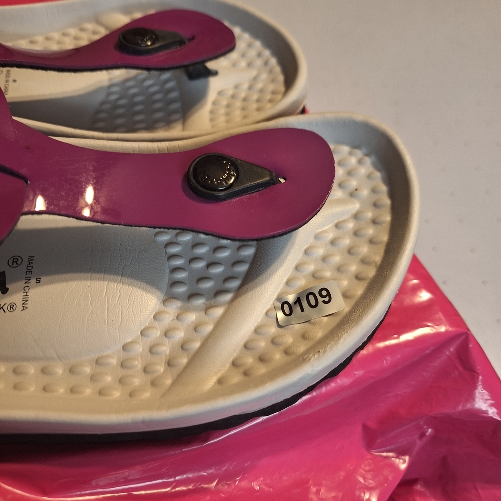 Birkenstock Betula Patent Leather Thong Women's Sandals. Size 39 L 8 - Picture 8 of 8